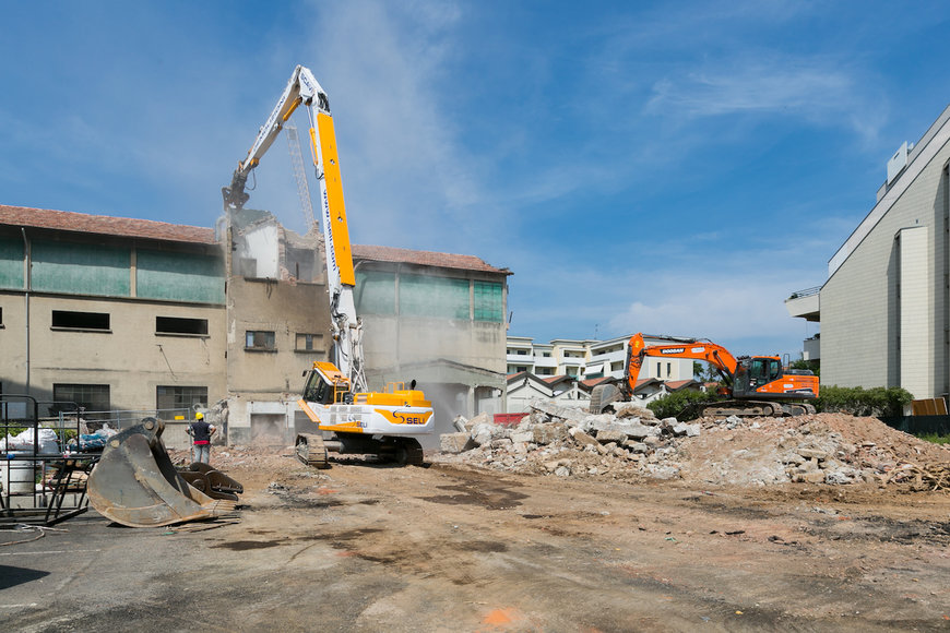 Doosan Demolition Excavator Takes Down Historic Factory